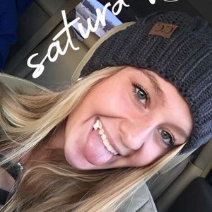 Meet your Posher, Abby